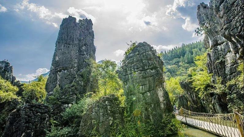 2019年2月510日貴州春節免門票黃果樹荔波西江梵淨山春節體驗6日含餐